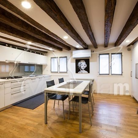 The Lion'S House Apt5 Венеция Экстерьер фото